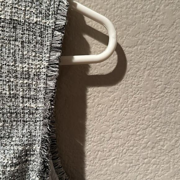 Banana Republic Grey Tweed Fringe Trumpet Dress Sz 2 - Picture 5 of 6